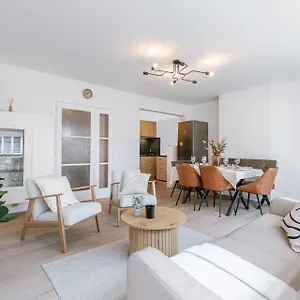 Hugo By The Harbor, Light-filled And Centrally Located - Free Parking Oostende